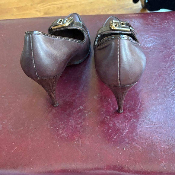 Via Spiga Women's Dark Brown Heels with Gold Buckle - Picture 3 of 9